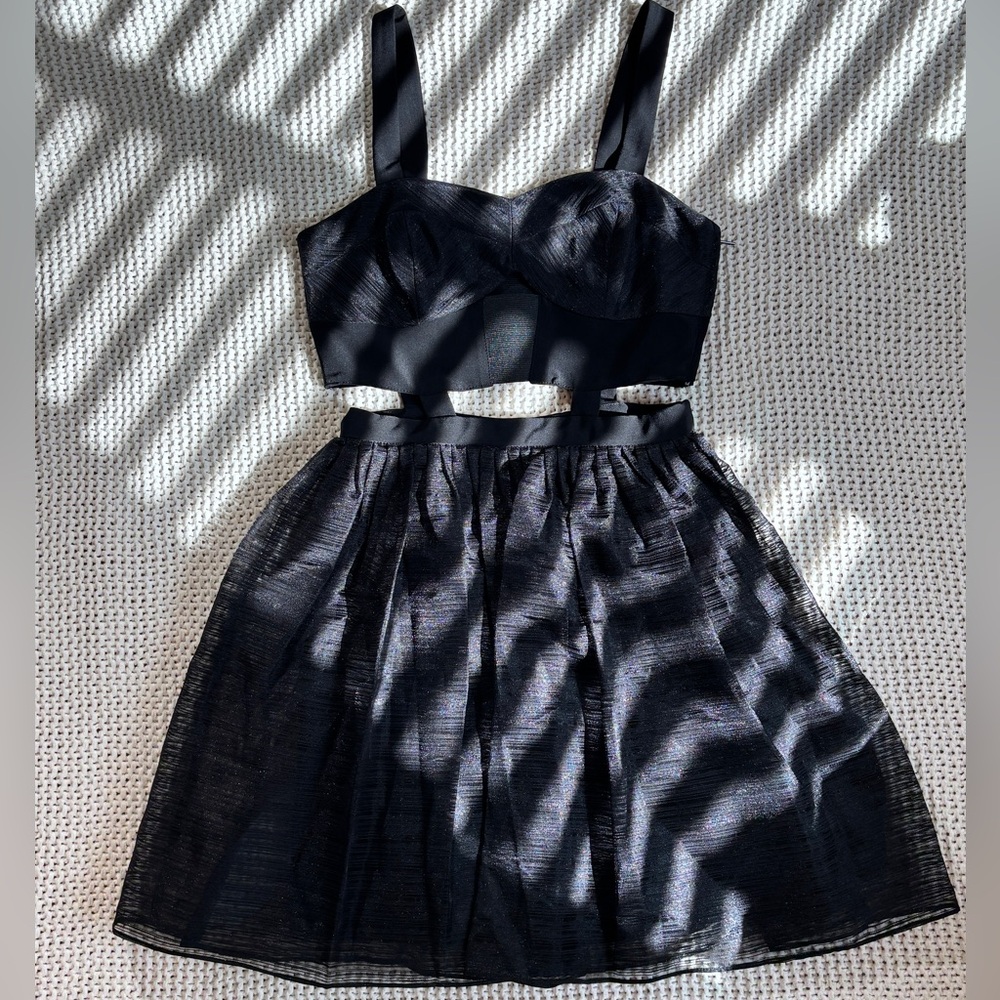 🖤 BCBGeneration Black Cut-Out Skater Dress – Size 0 🖤